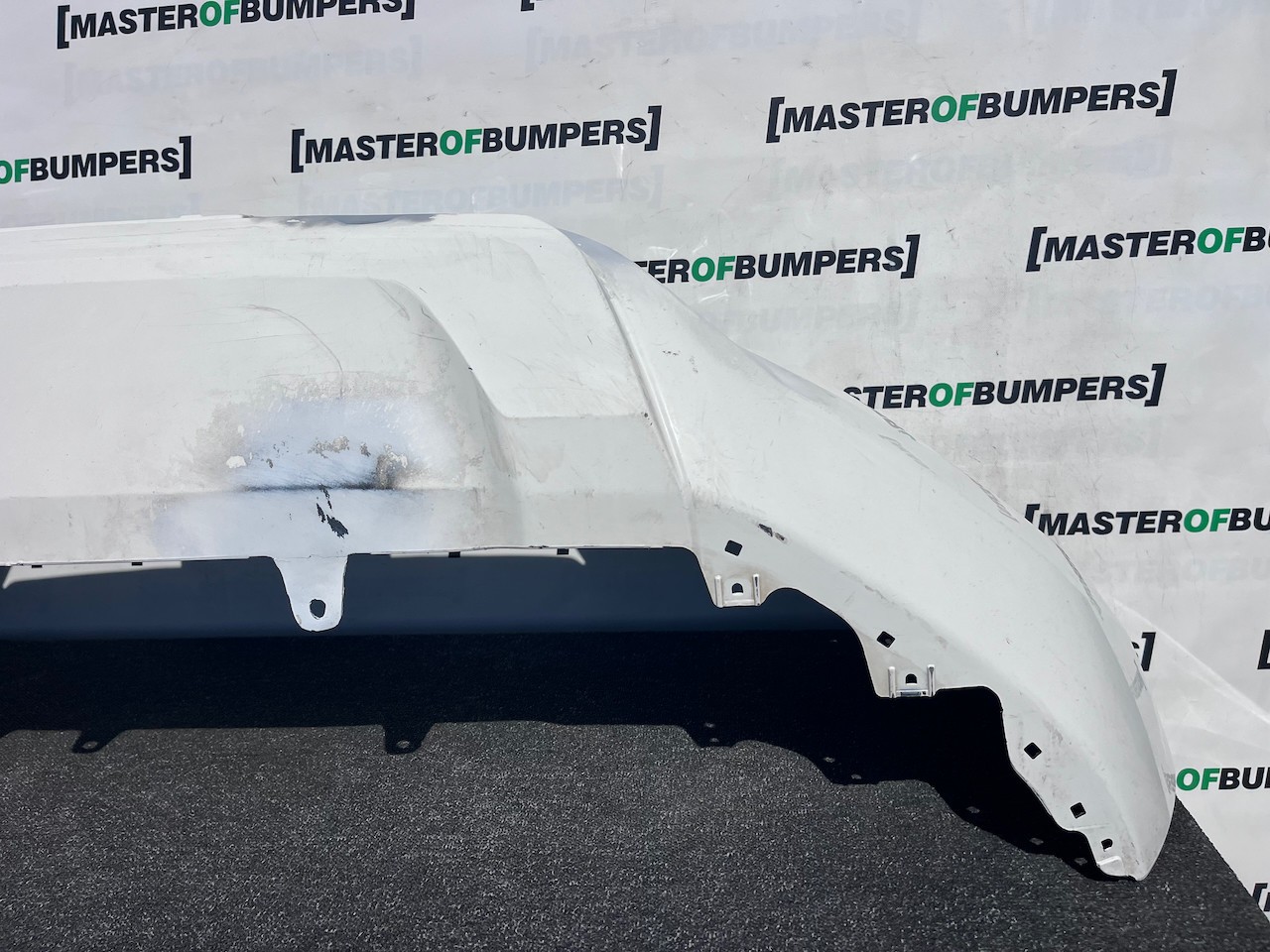 Toyota Hilux Icon Active Mk8 Lift 2021-2024 Front Bumper Jets Genuine [t647]
