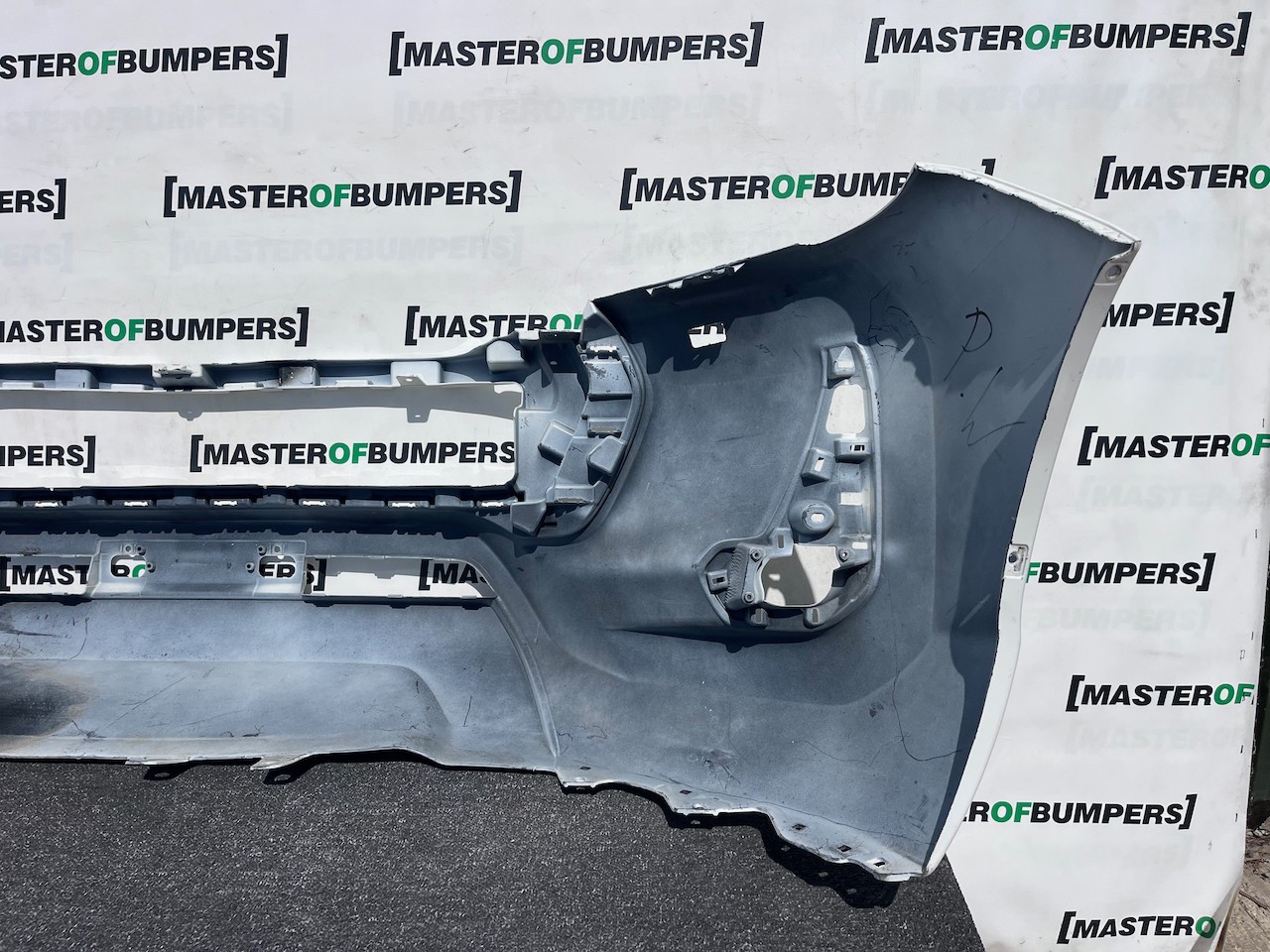 Toyota Hilux Icon Active Mk8 Lift 2021-2024 Front Bumper Jets Genuine [t647]