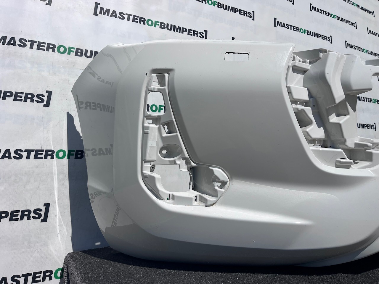Toyota Hilux Icon Active Mk8 Lift 2021-2024 Front Bumper Jets Genuine [t647]