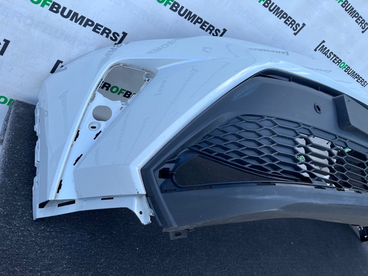 Toyota C-hr Chr Mk1 Facelift 2021-2023 Front Bumper 6 Pdc Genuine [t656]