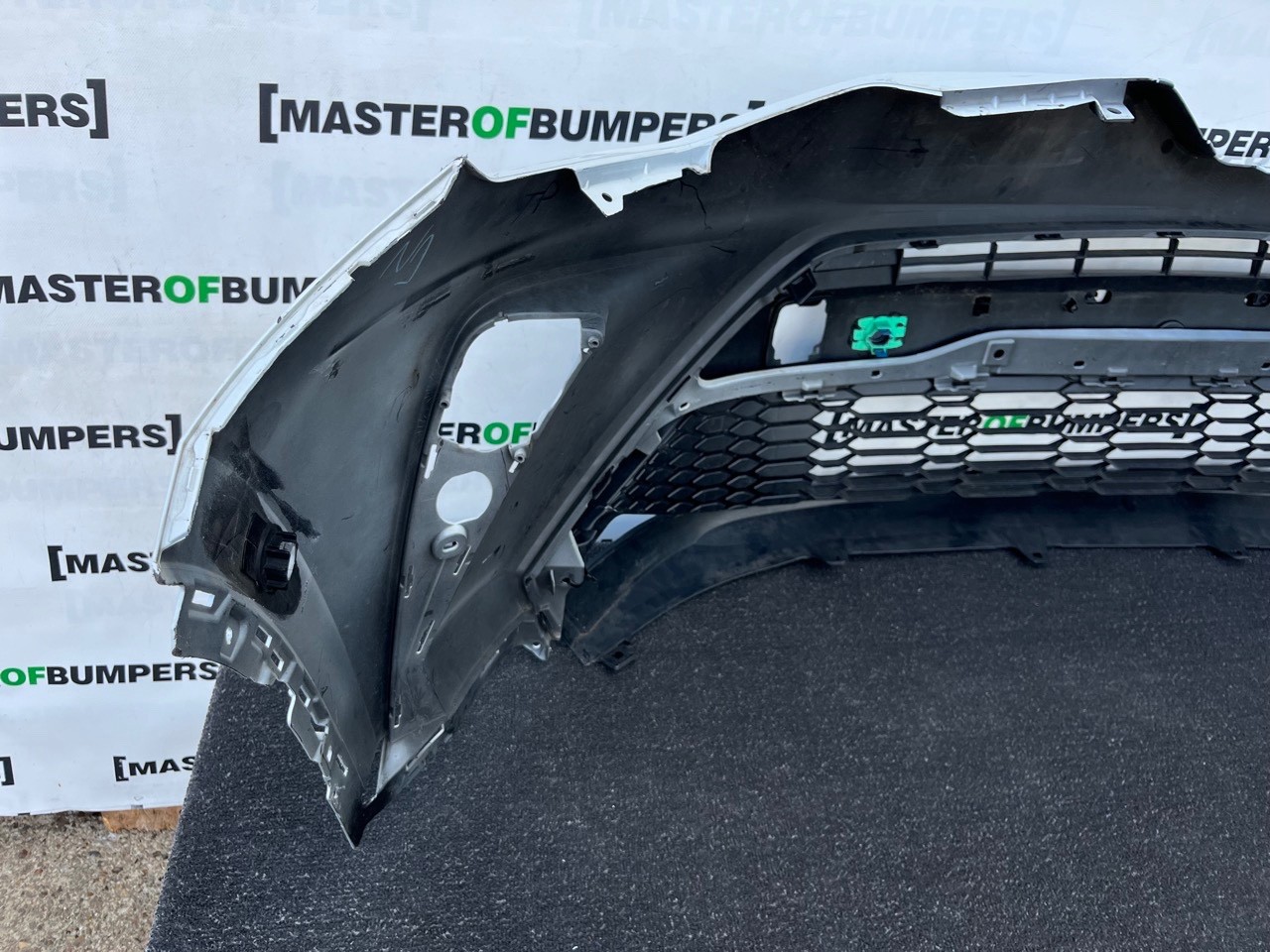 Toyota C-hr Chr Mk1 Facelift 2021-2023 Front Bumper 6 Pdc Genuine [t656]
