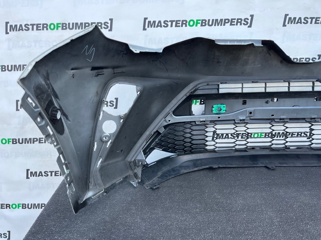 Toyota C-hr Chr Mk1 Facelift 2021-2023 Front Bumper 6 Pdc Genuine [t656]