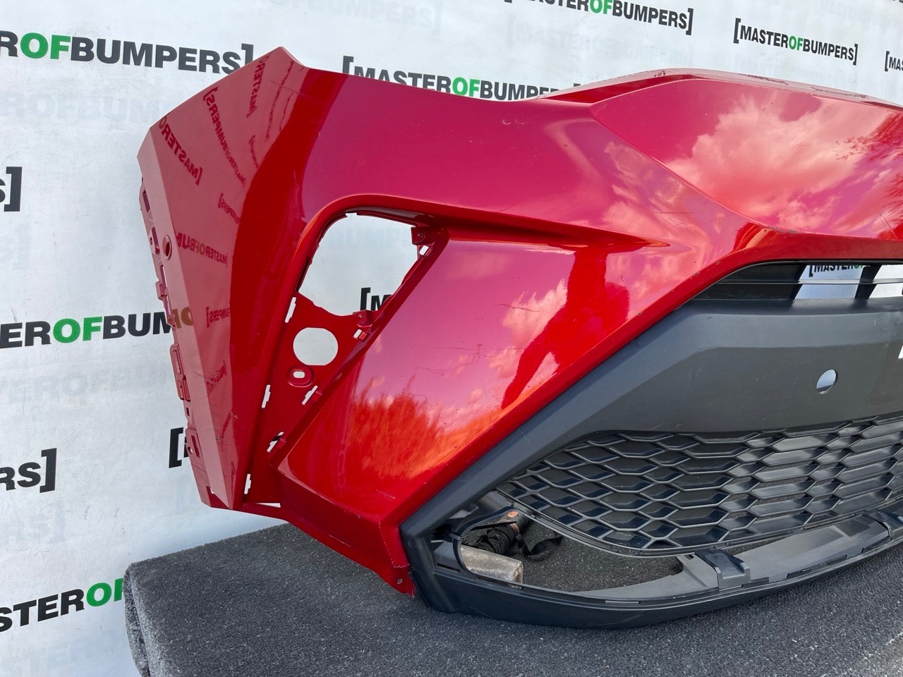 Toyota C-hr Chr Mk1 Facelift 2021-2023 Front Bumper 6 Pdc Genuine [t657]