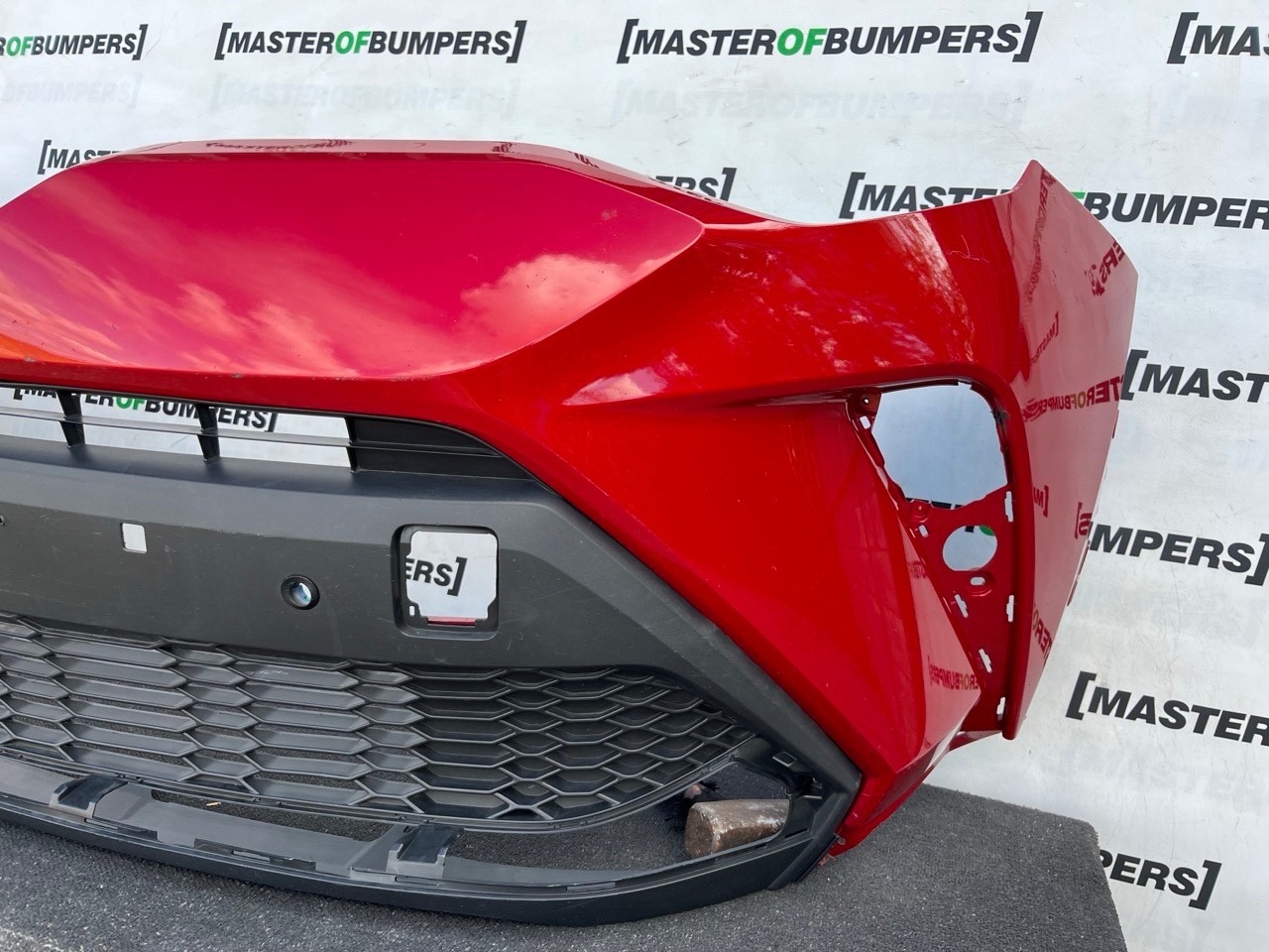 Toyota C-hr Chr Mk1 Facelift 2021-2023 Front Bumper 6 Pdc Genuine [t657]