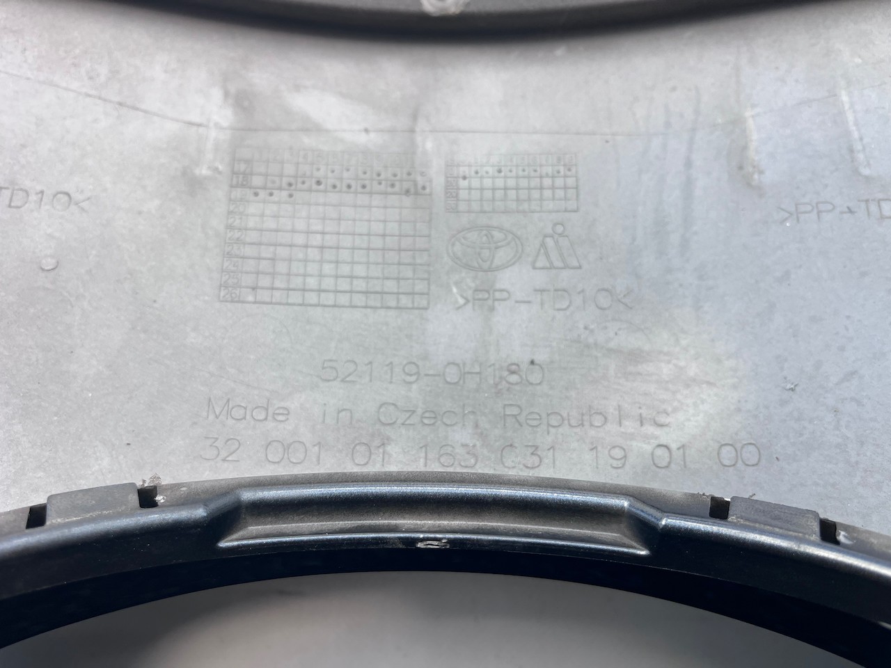 Toyota Aygo Style Trend Hatchback Lift 2018-2020 Front Bumper Genuine [t658]