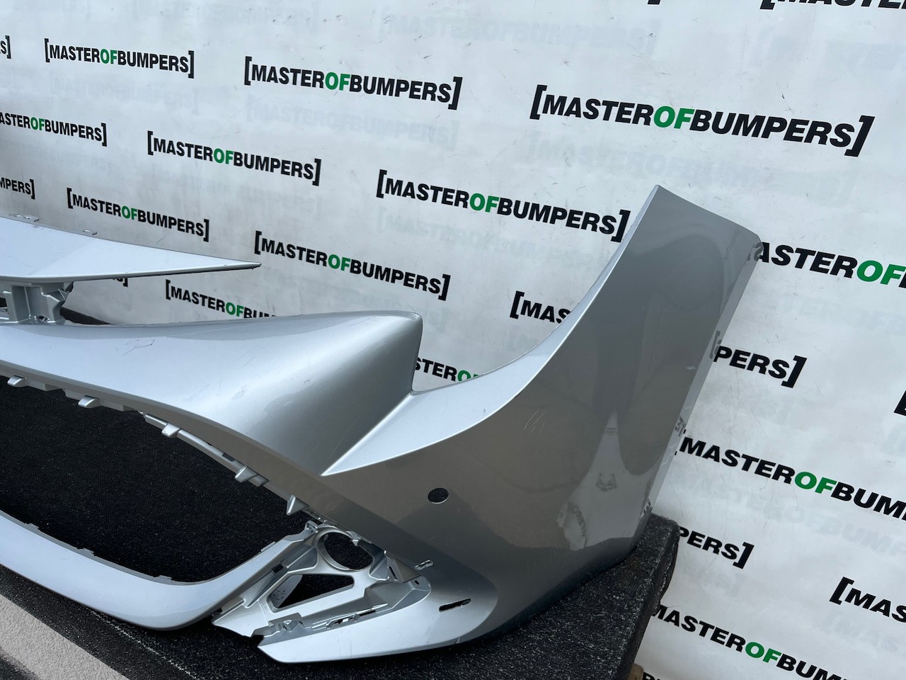 Toyota Corolla Design Hybrid Estate 2024-2026 Front Bumper 4 Pdc Genuine [t674]