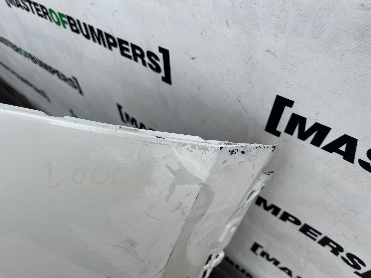 Toyota C-hr Chr Excel Dynamic 2016-2020 Front Bumper 6 Pdc Genuine [t680]