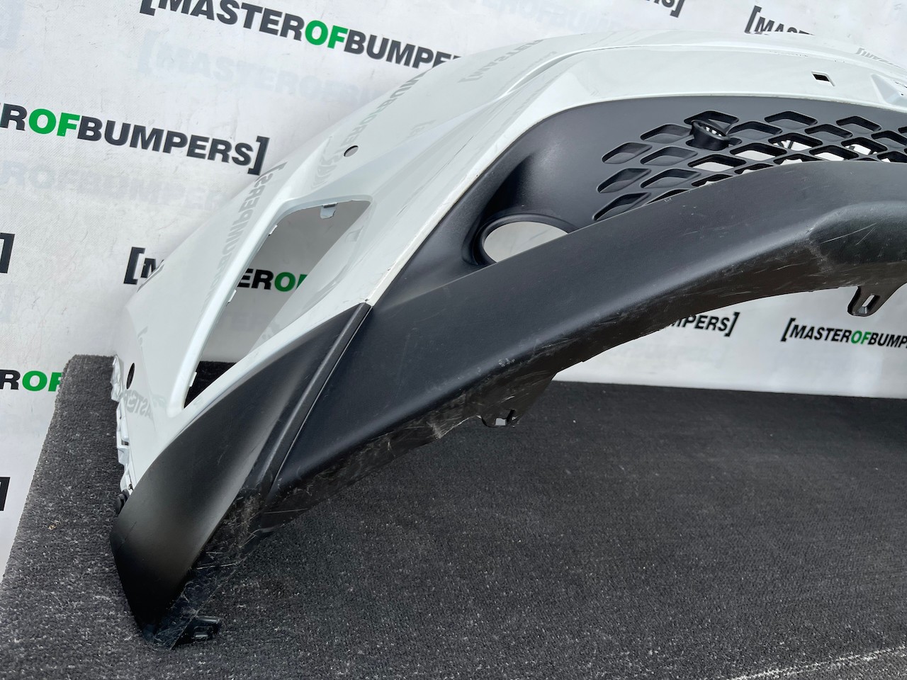 Toyota C-hr Chr Excel Dynamic 2016-2020 Front Bumper 6 Pdc Genuine [t680]