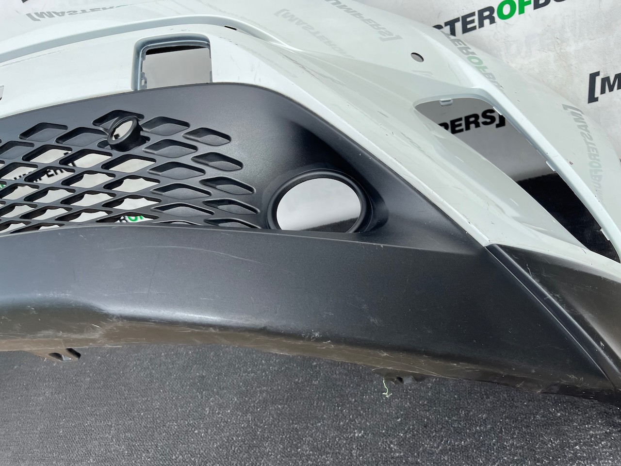 Toyota C-hr Chr Excel Dynamic 2016-2020 Front Bumper 6 Pdc Genuine [t680]