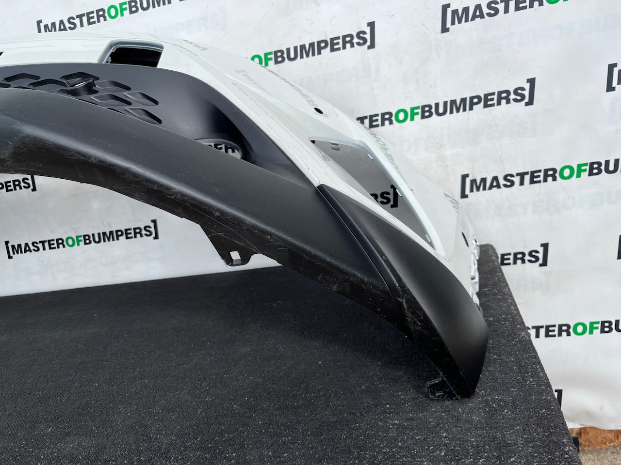 Toyota C-hr Chr Excel Dynamic 2016-2020 Front Bumper 6 Pdc Genuine [t680]
