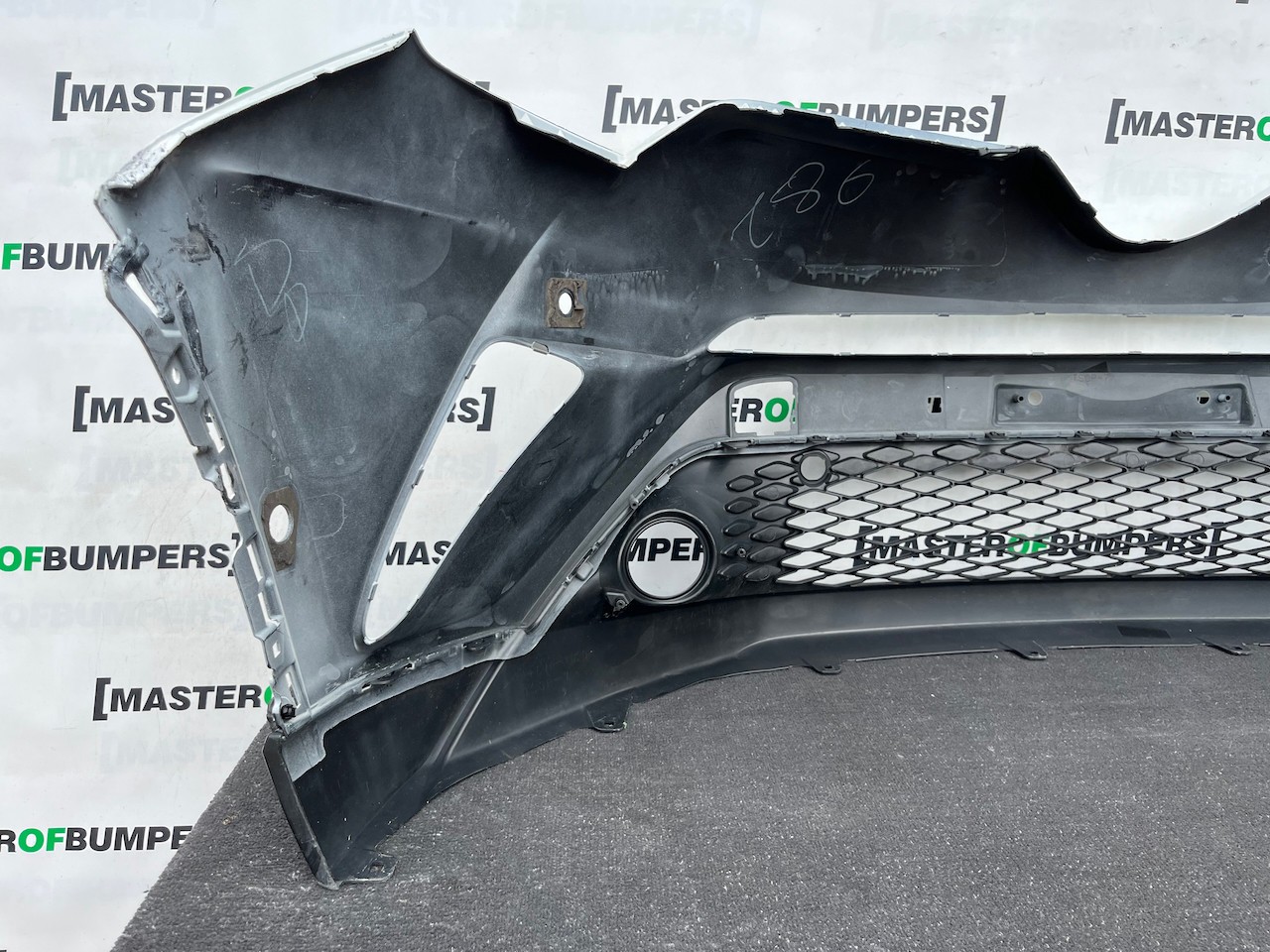 Toyota C-hr Chr Excel Dynamic 2016-2020 Front Bumper 6 Pdc Genuine [t680]