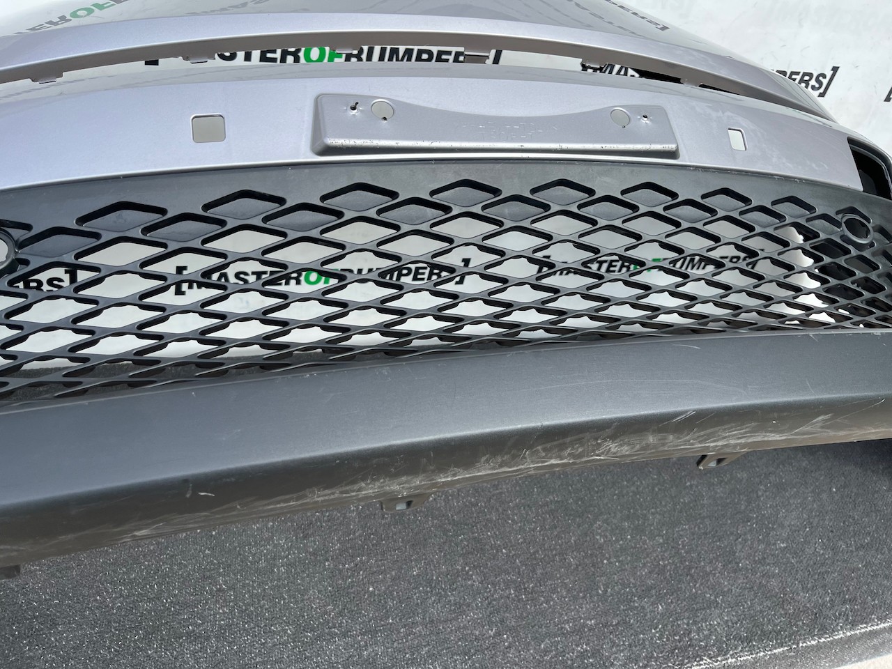 Toyota C-hr Chr Excel Dynamic 2016-2020 Front Bumper 6 Pdc Genuine [t681]