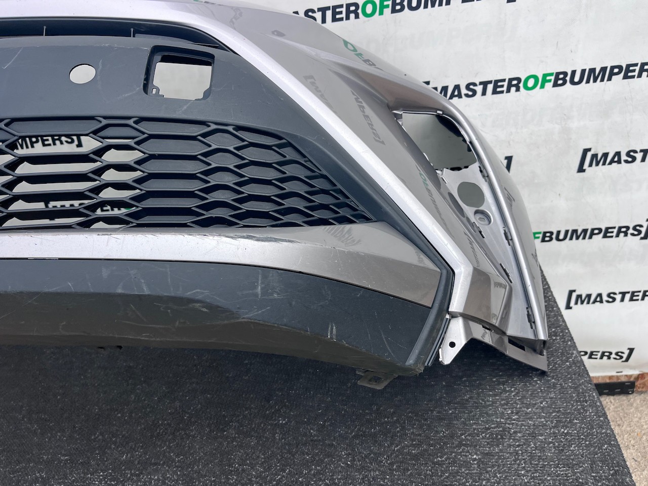 Toyota C-hr Chr Mk1 Facelift 2021-2023 Front Bumper 6 Pdc Genuine [t686]