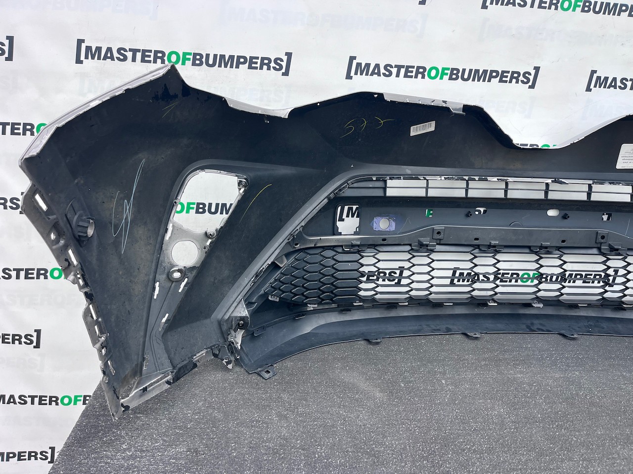 Toyota C-hr Chr Mk1 Facelift 2021-2023 Front Bumper 6 Pdc Genuine [t686]