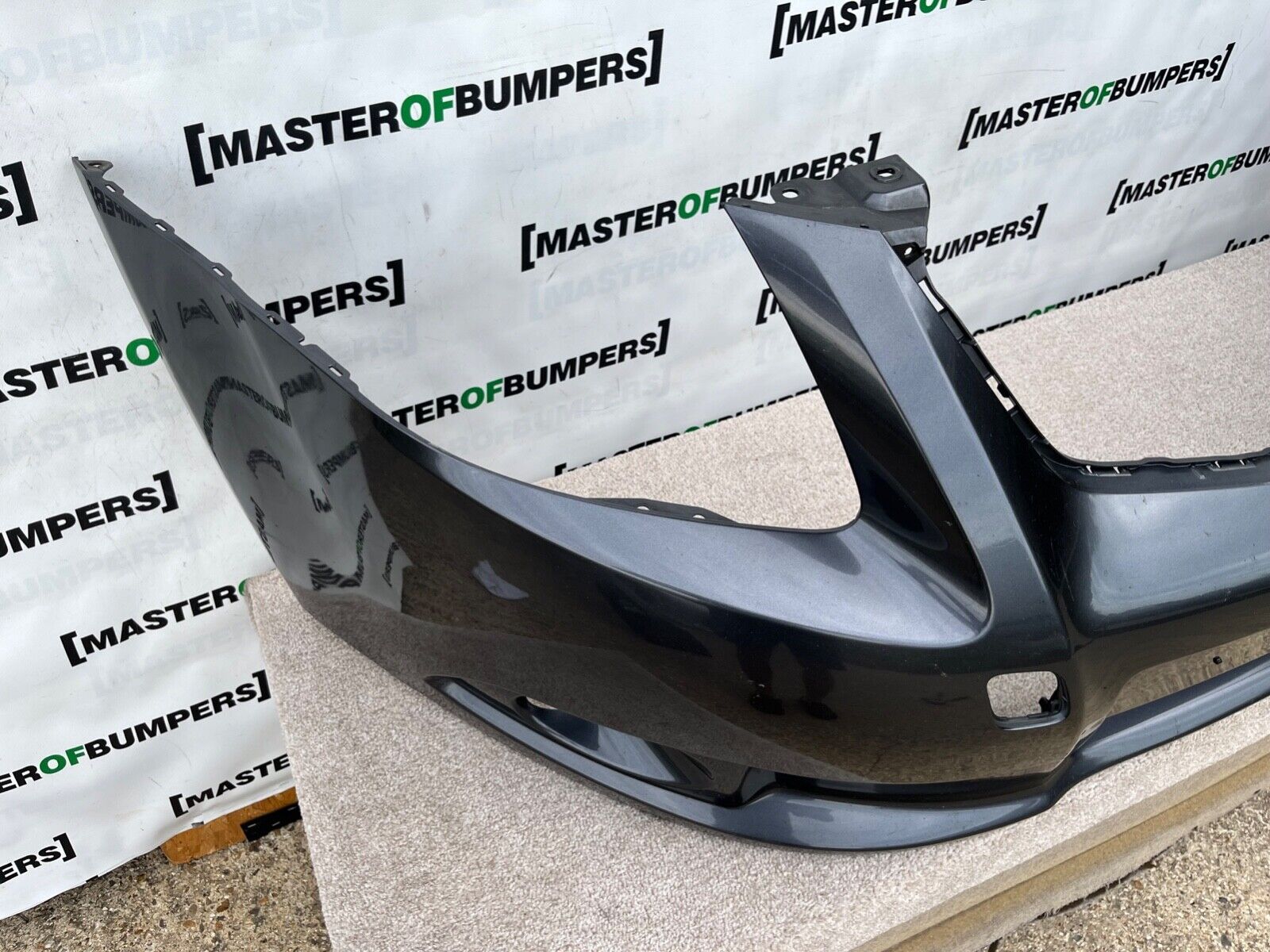 Toyota Avensis 2009-2011 Front Bumper Genuine [t309]