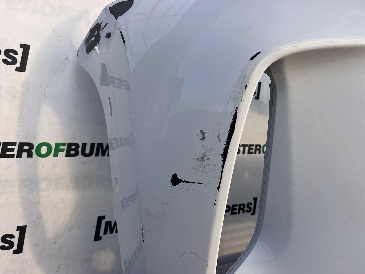 Toyota Yaris Cross Hybrid Excell 2022-on Front Bumper White 4 Pdc Genuine [t462]