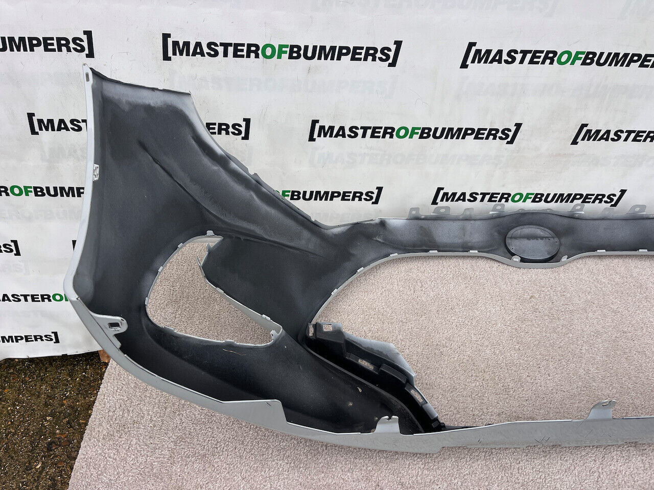 Toyota Yaris Style Xp210 2020-2024 Front Bumper No Pdc Genuine [t469]