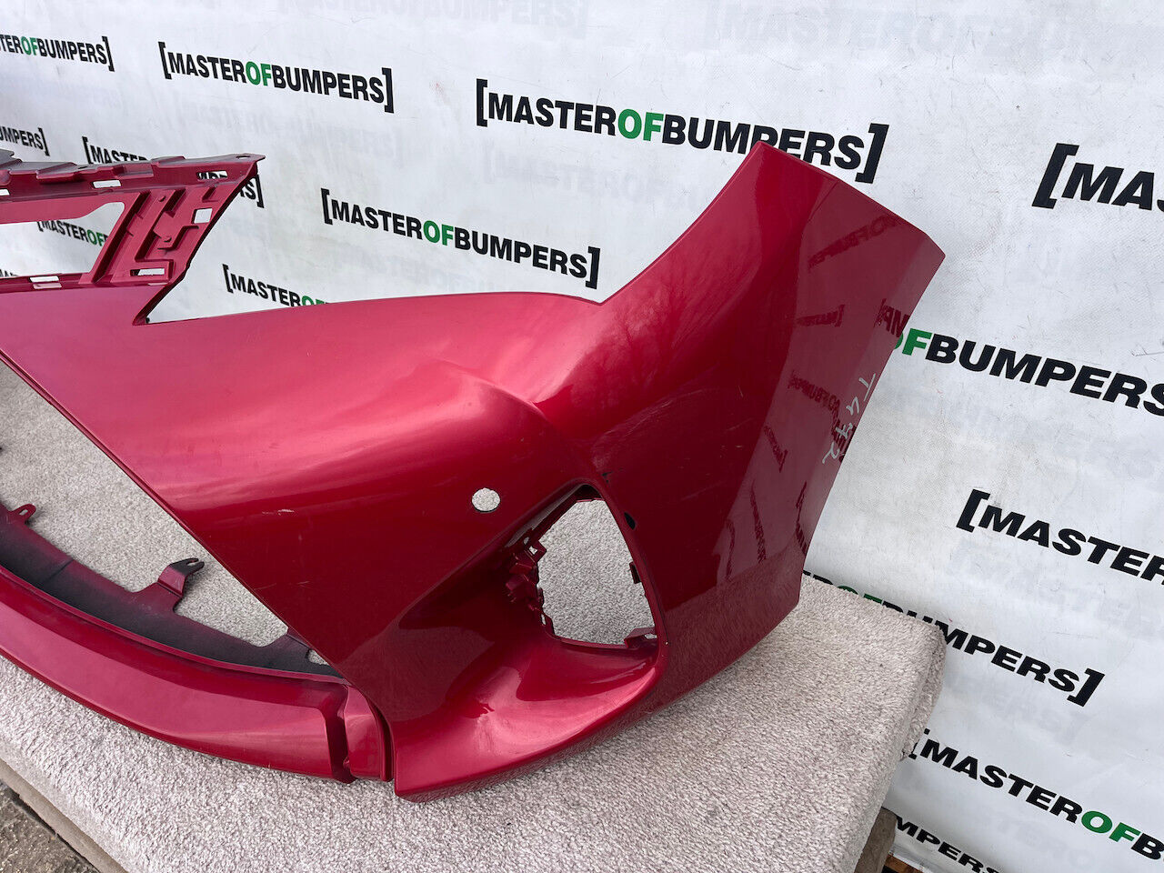 Toyota Yaris Hybrid Mk3 Hatchback 2014-2017 Front Bumper 4 Pdc Genuine [t472]