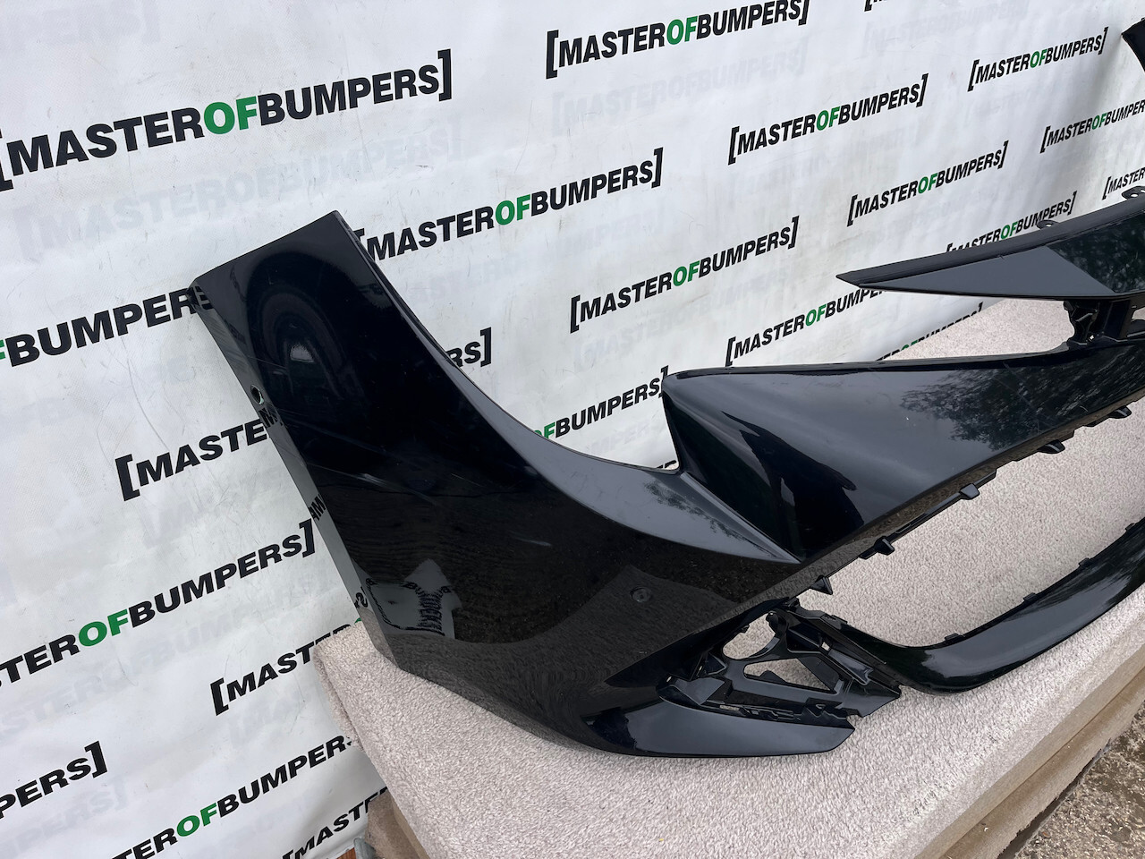 Toyota Corolla Hybrid Vvt Touring 2019-2023 Front Bumper 6 Pdc Genuine [t493]