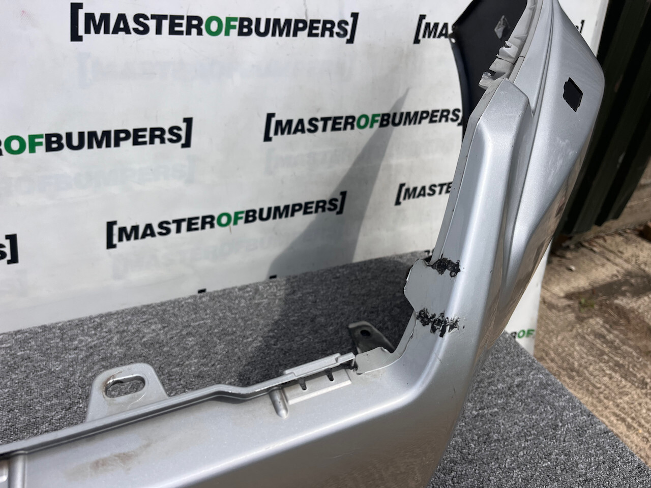 Toyota Land Cruiser Invincible 2018-2021 Front Bumper 4 Pdc +jets Genuine [t521]