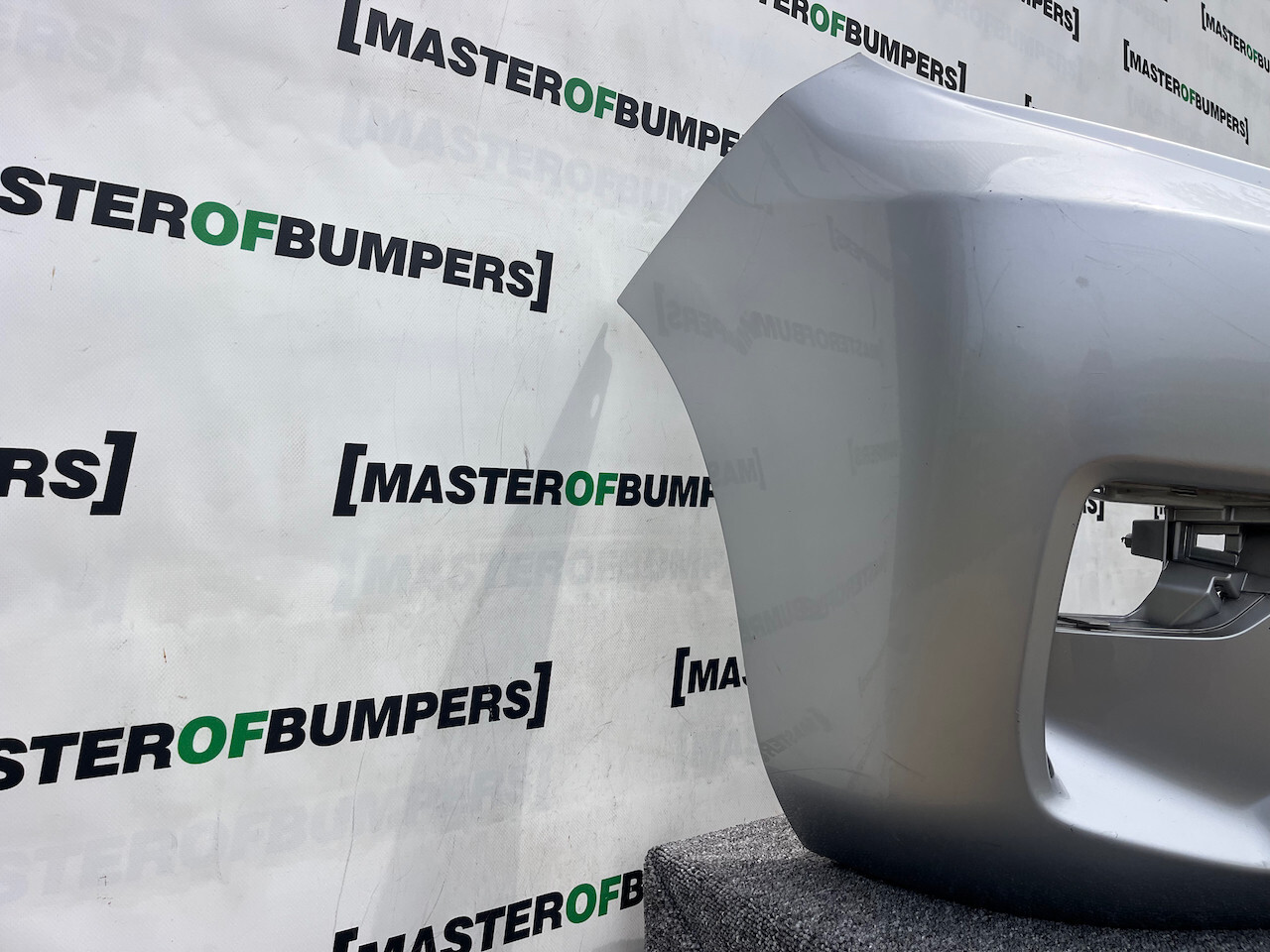 Toyota Land Cruiser Invincible 2018-2021 Front Bumper 4 Pdc +jets Genuine [t521]