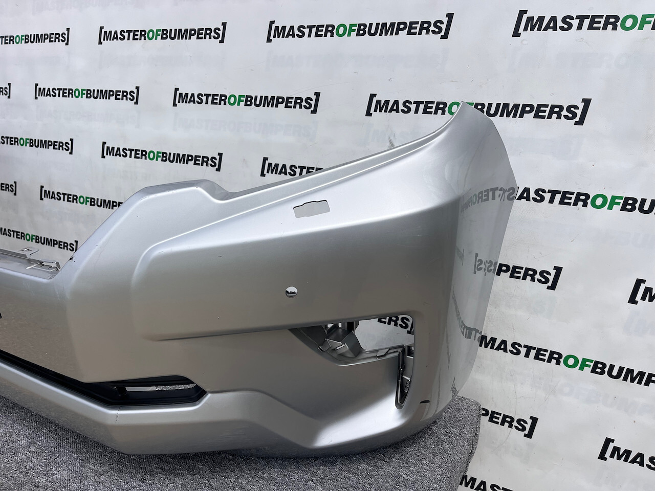 Toyota Land Cruiser Invincible 2018-2021 Front Bumper 4 Pdc +jets Genuine [t521]