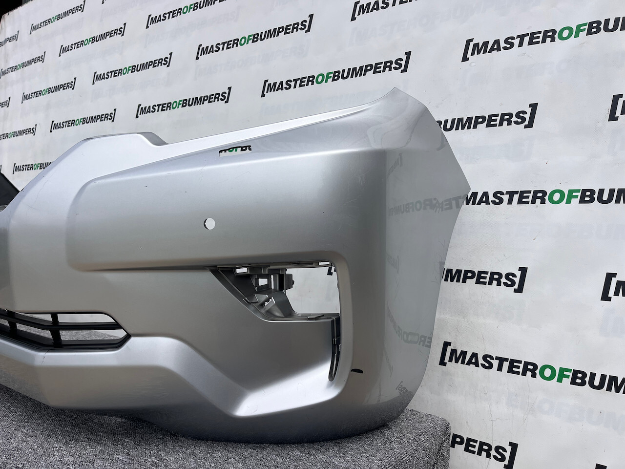 Toyota Land Cruiser Invincible 2018-2021 Front Bumper 4 Pdc +jets Genuine [t521]