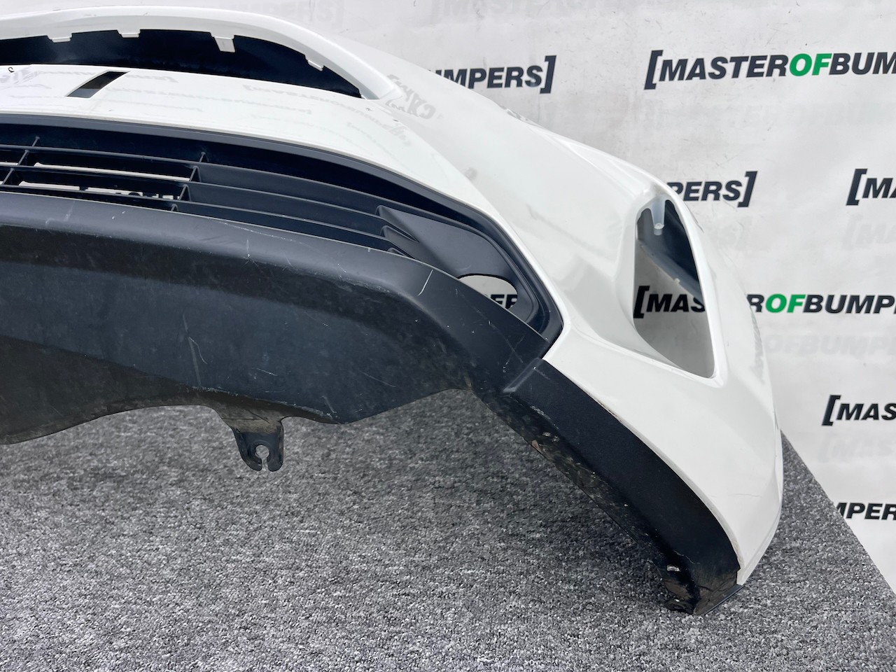 Toyota Yaris Cross Hybrid Excell 2022-2026 Front Bumper No Pdc Genuine [t541]