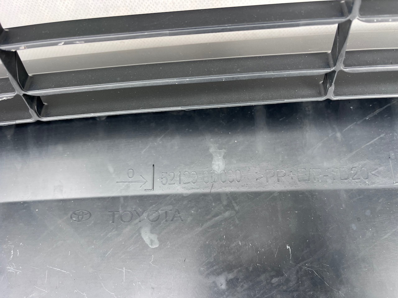 Toyota Yaris Cross Hybrid Excell 2022-2026 Front Bumper No Pdc Genuine [t541]