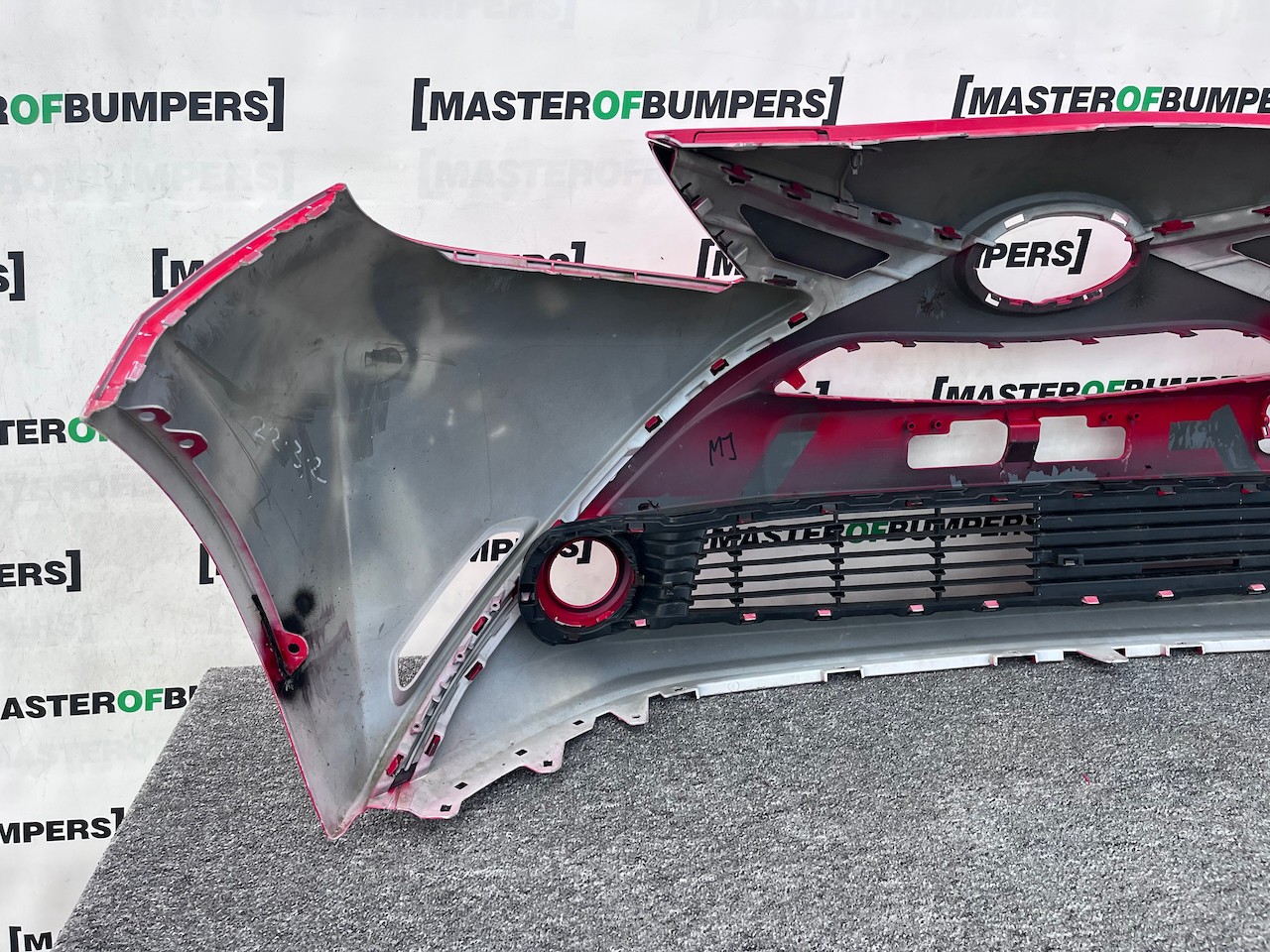 Toyota Aygo Style Trend Hatchback 2014-2017 Front Bumper Genuine [t557]