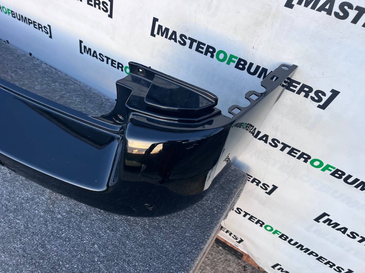 Toyota Proace Verso Comfort Swb 2016-2022 Rear Bumper 4 Pdc Genuine [t568]