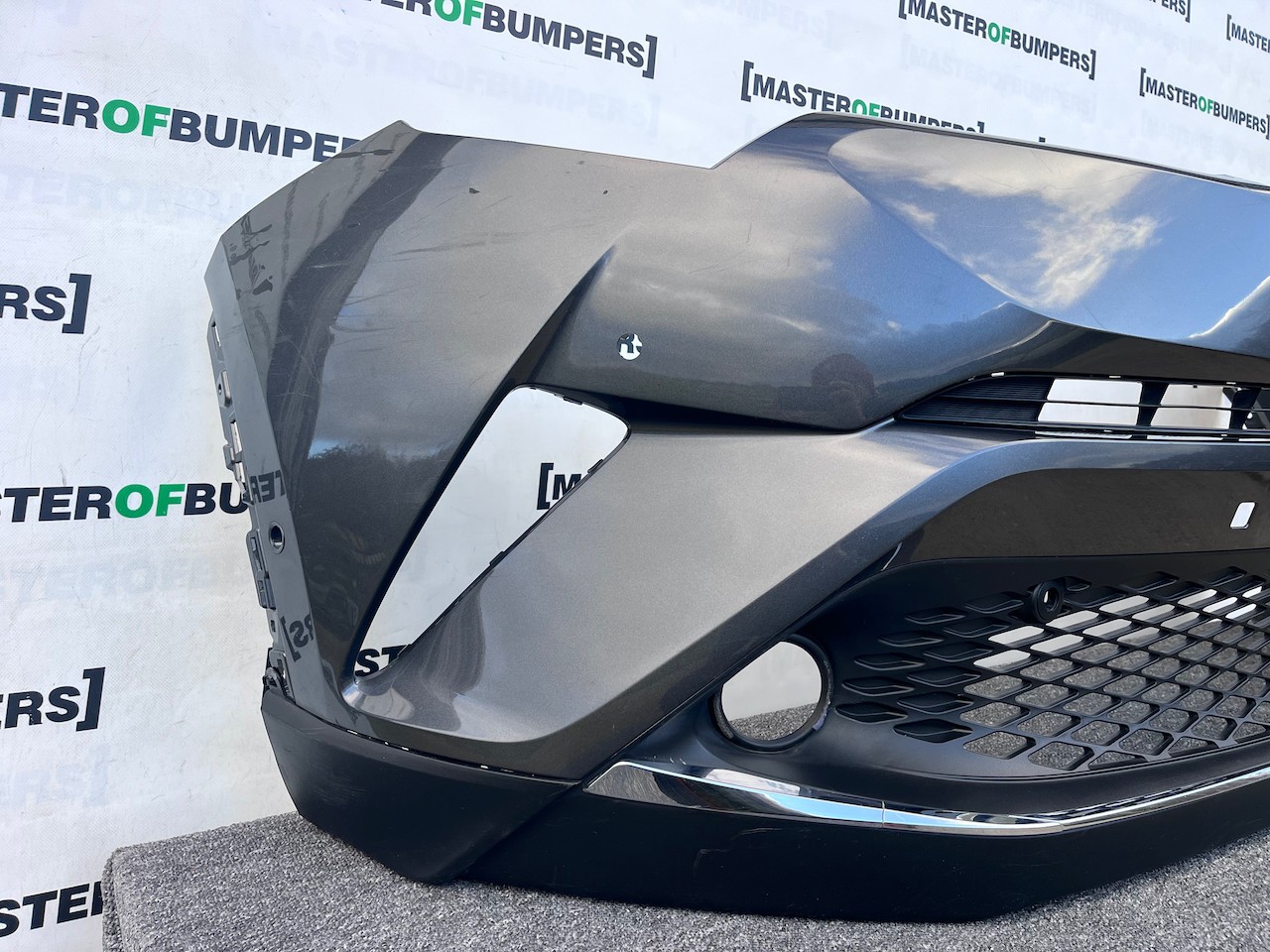 Toyota C-hr Chr Excel Dynamic 2016-2020 Front Bumper 6 Pdc Genuine [t573]