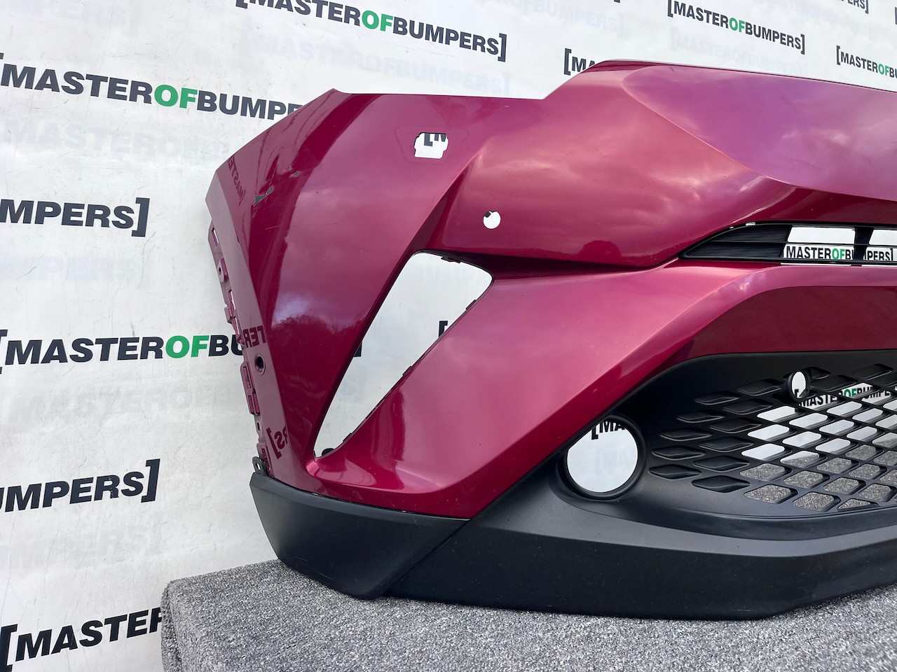 Toyota C-hr Chr Excel Dynamic 2016-2020 Front Bumper 6 Pdc +jets Genuine [t570]