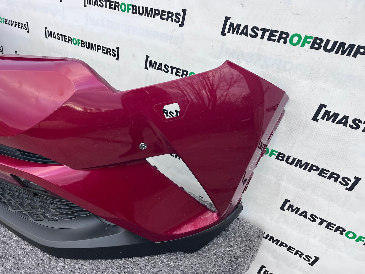 Toyota C-hr Chr Excel Dynamic 2016-2020 Front Bumper 6 Pdc +jets Genuine [t570]