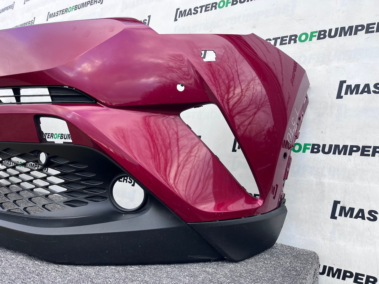 Toyota C-hr Chr Excel Dynamic 2016-2020 Front Bumper 6 Pdc +jets Genuine [t570]