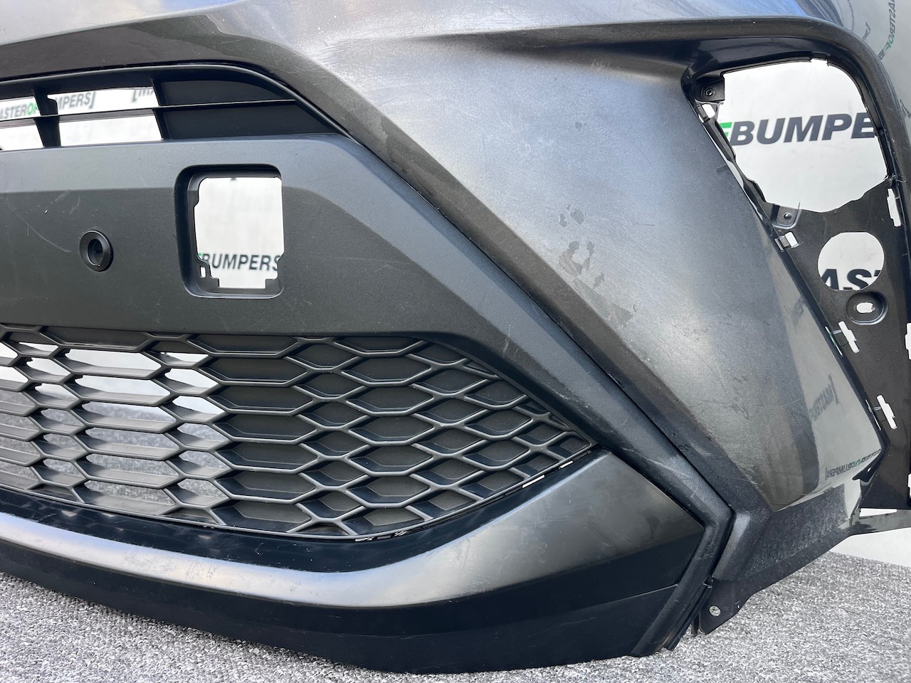 Toyota C-hr Chr Mk1 Lift 2021-2023 Front Bumper 6 Pdc Genuine [t575]