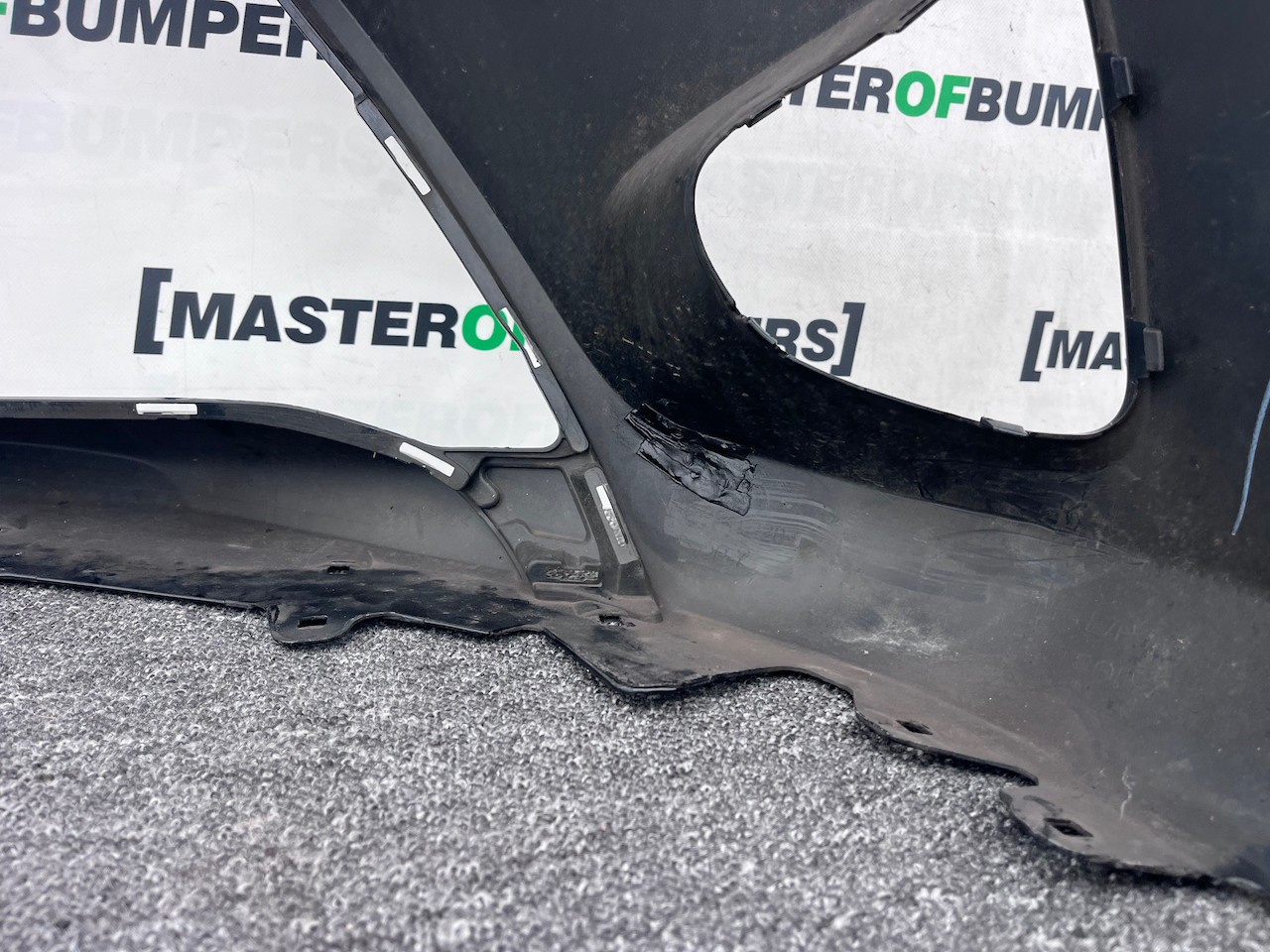 Toyota Yaris Mk3 Lift Hatchback 2017-2020 Front Bumper Black Genuine [t604]