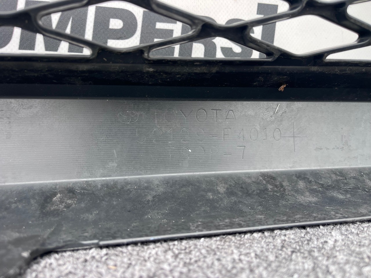 Toyota C-hr Chr Excel Dynamic 2016-2020 Front Bumper 6 Pdc Genuine [t594]