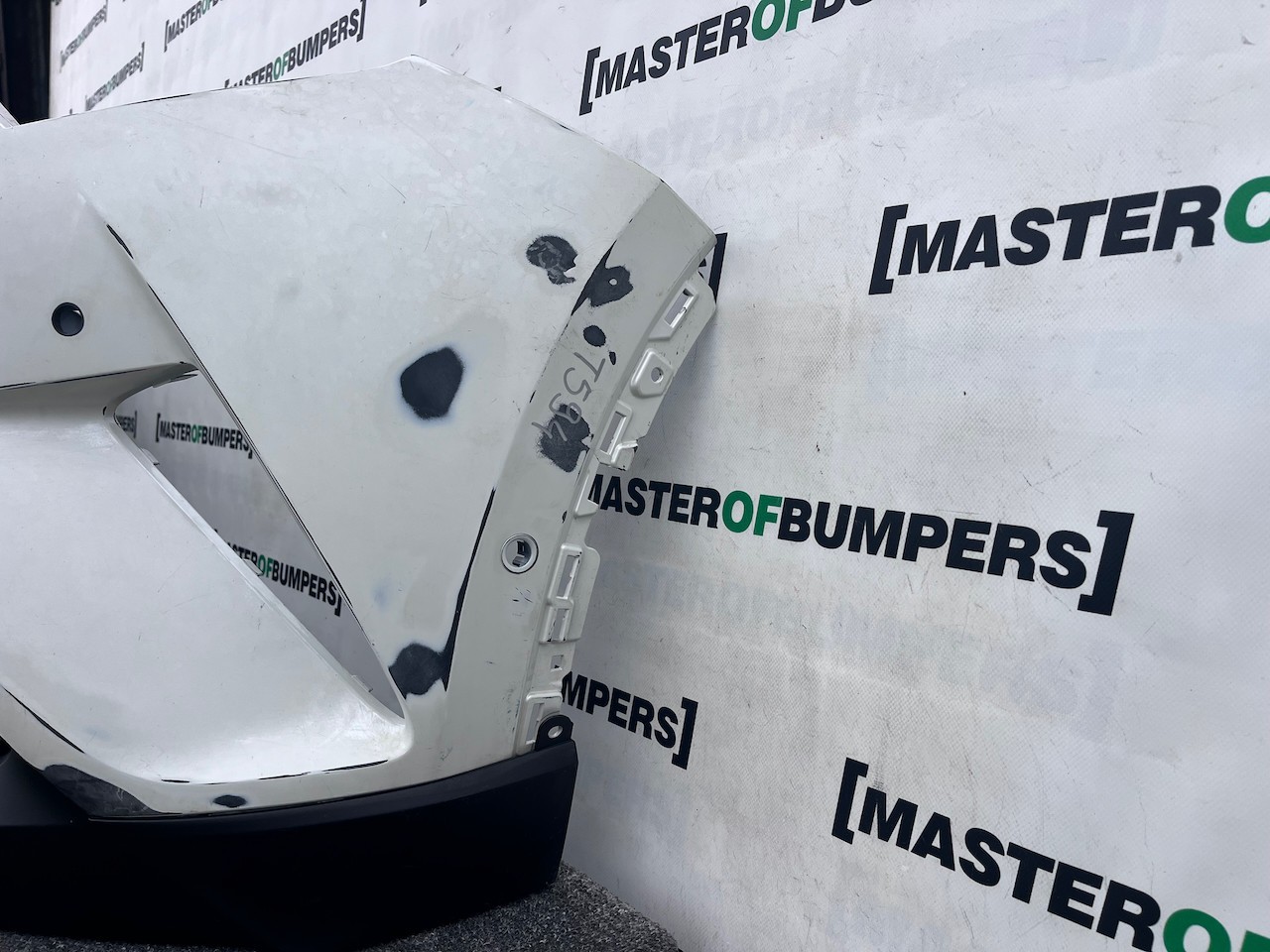 Toyota C-hr Chr Excel Dynamic 2016-2020 Front Bumper 6 Pdc Genuine [t594]