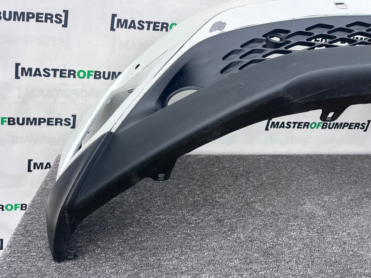 Toyota C-hr Chr Excel Dynamic 2016-2020 Front Bumper 6 Pdc Genuine [t594]