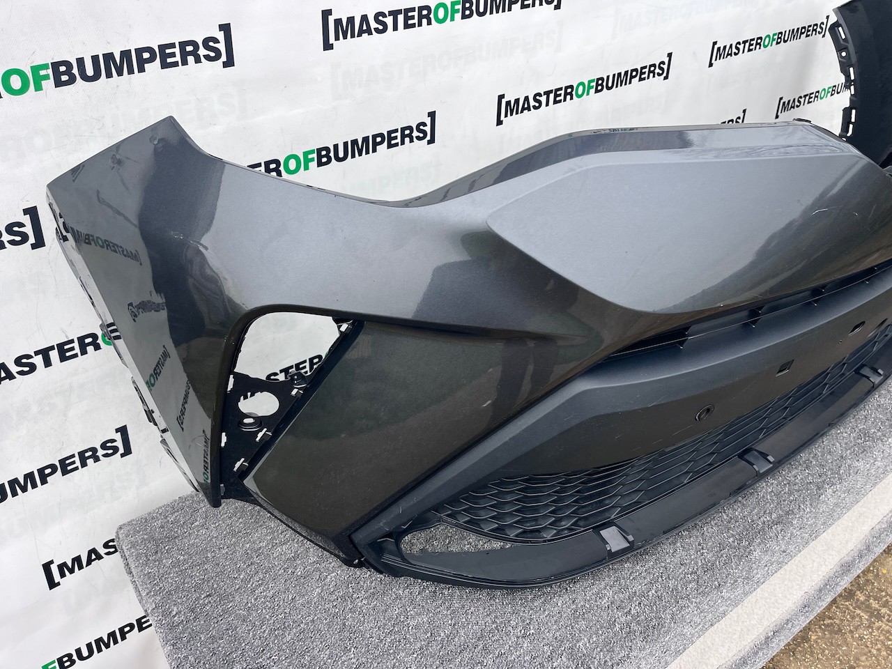 Toyota C-hr Chr Mk1 Lift 2021-2023 Front Bumper 4 Pdc Genuine [t600]