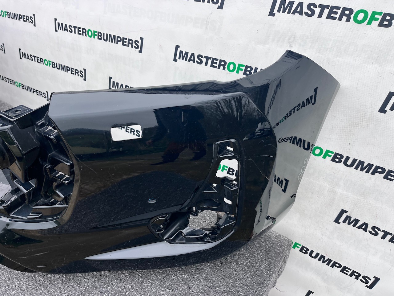 Toyota Hilux Double Cab Pick Up Mk8 Lift 2021-2024 Front Bumper Genuine [t605]