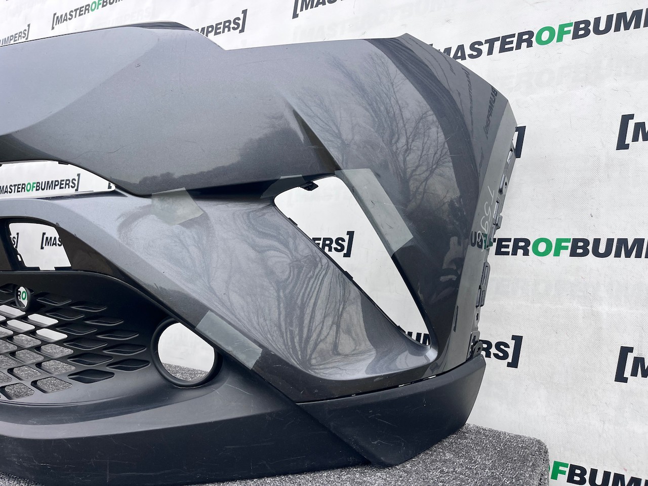 Toyota C-hr Chr Excel Dynamic 2016-2020 Front Bumper No Pdc Genuine [t596]