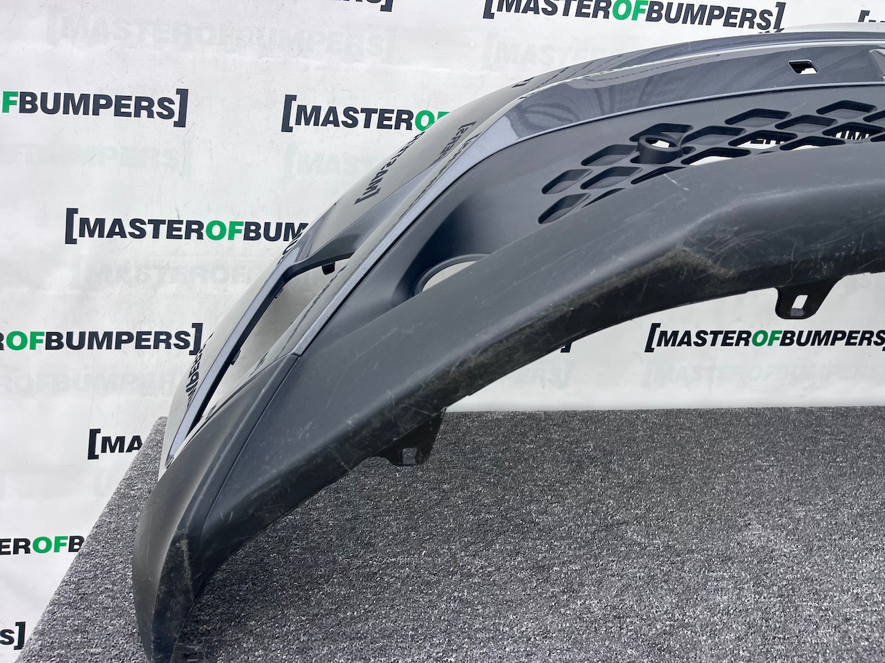 Toyota C-hr Chr Excel Dynamic 2016-2020 Front Bumper No Pdc Genuine [t596]