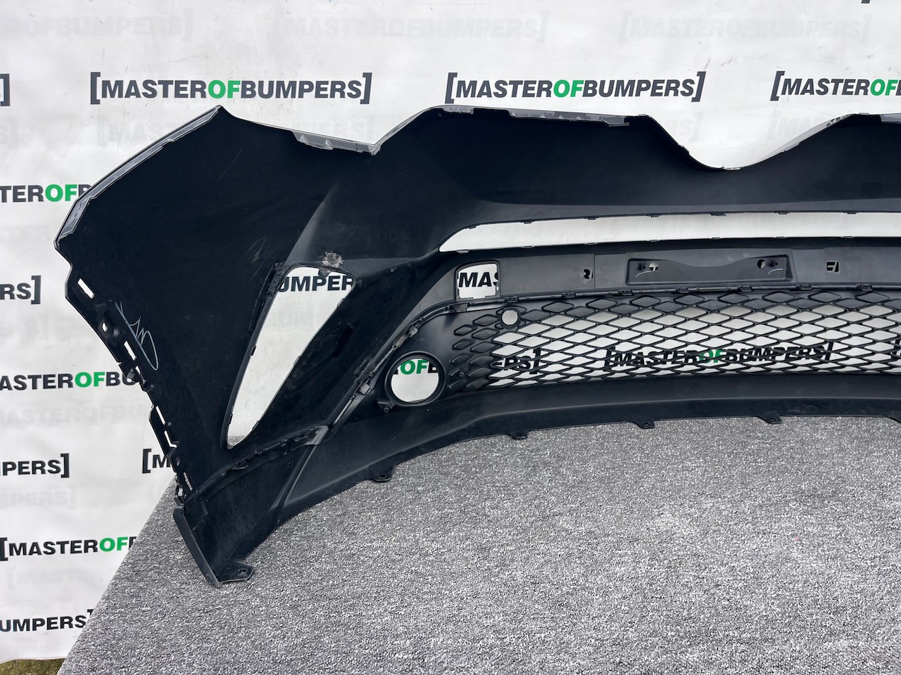 Toyota C-hr Chr Excel Dynamic 2016-2020 Front Bumper No Pdc Genuine [t596]