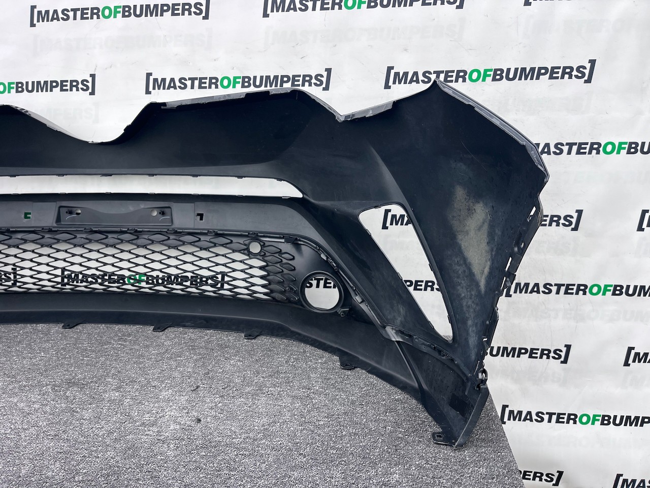 Toyota C-hr Chr Excel Dynamic 2016-2020 Front Bumper No Pdc Genuine [t596]