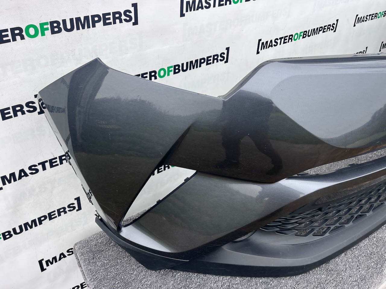 Toyota C-hr Chr Excel Dynamic 2016-2020 Front Bumper No Pdc Genuine [t596]