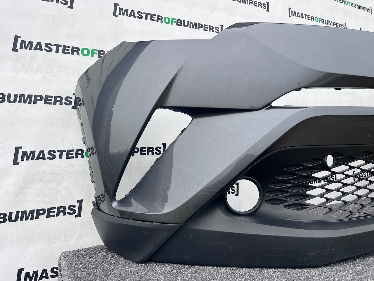 Toyota C-hr Chr Excel Dynamic 2016-2020 Front Bumper No Pdc Genuine [t596]