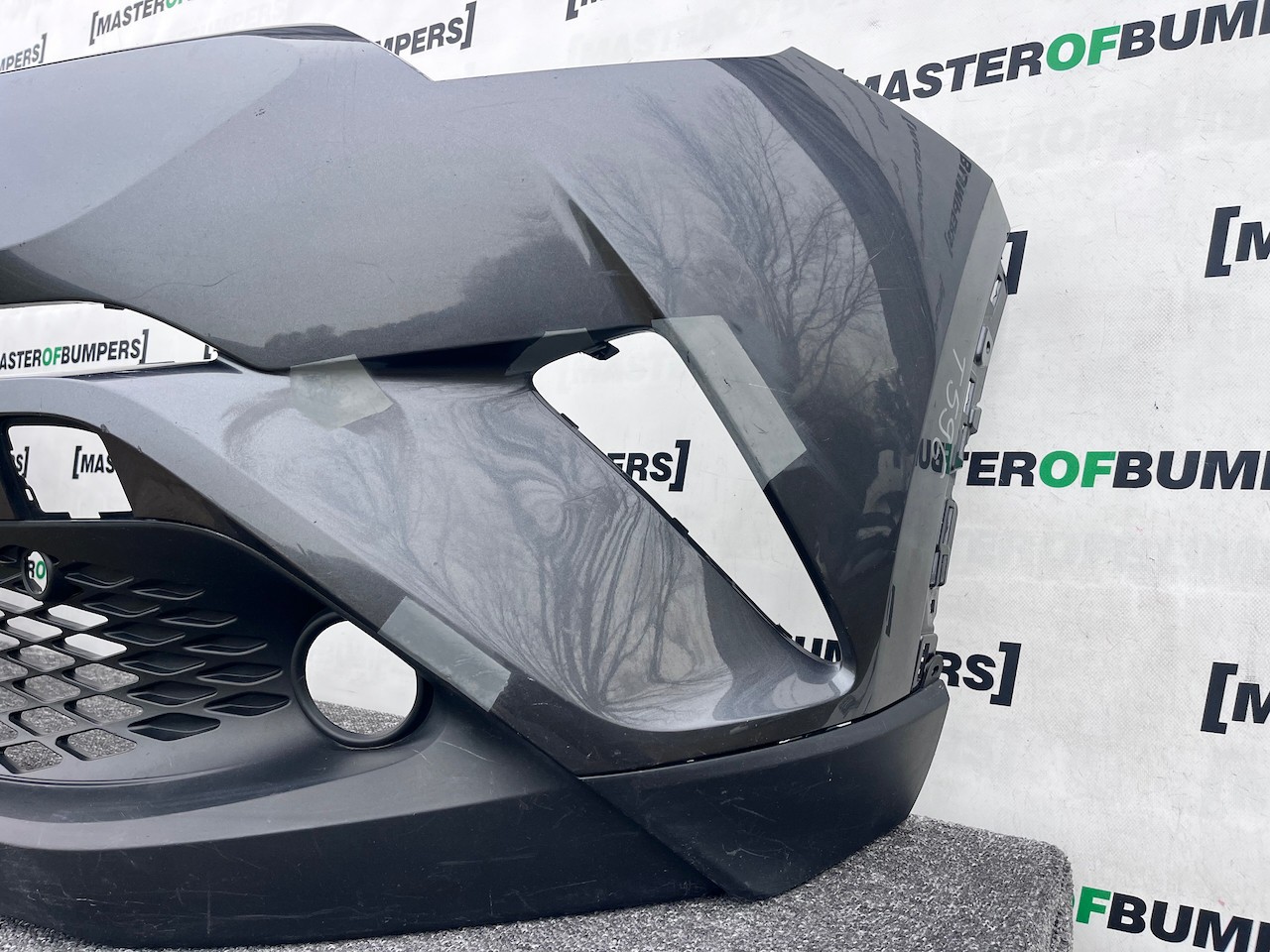 Toyota C-hr Chr Excel Dynamic 2016-2020 Front Bumper No Pdc Genuine [t596]