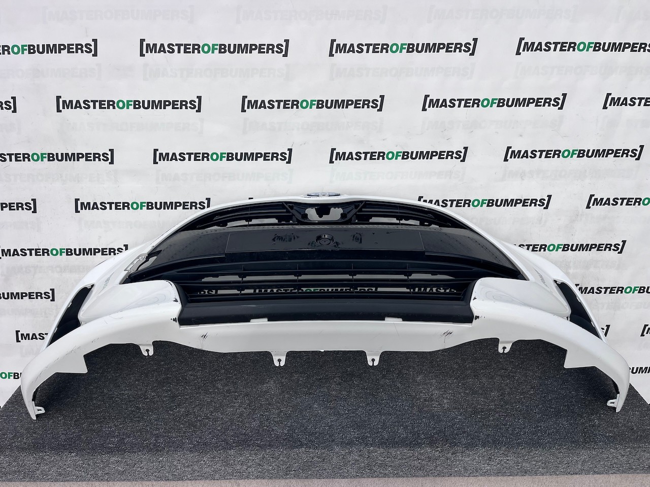 Toyota Yaris Style Xp210 Hatchback 2020-2025 Front Bumper White Genuine [t613]